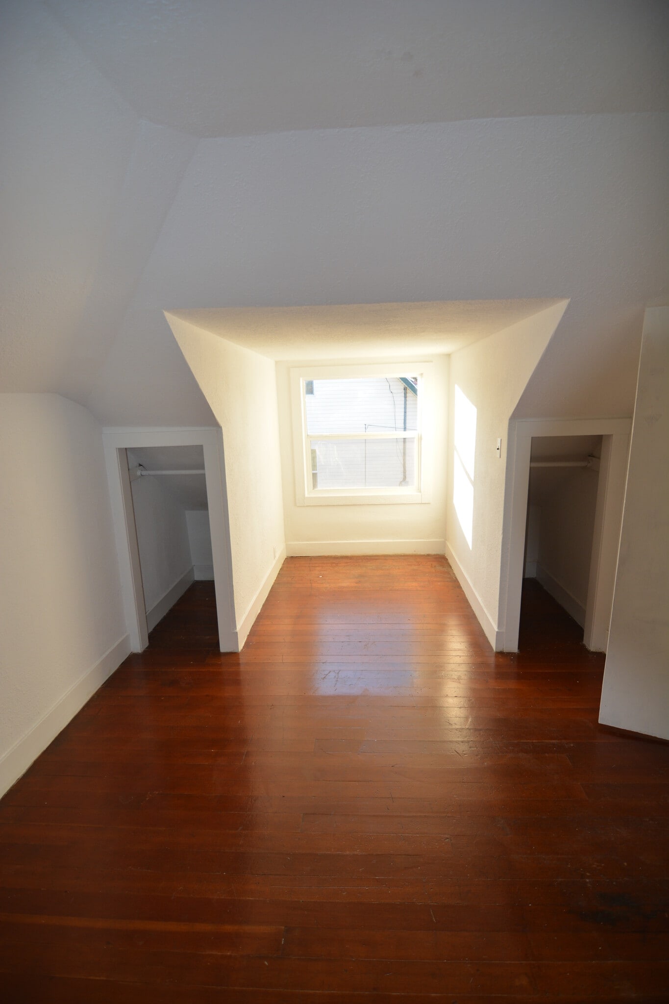 Building Photo - 316 W North 4th St