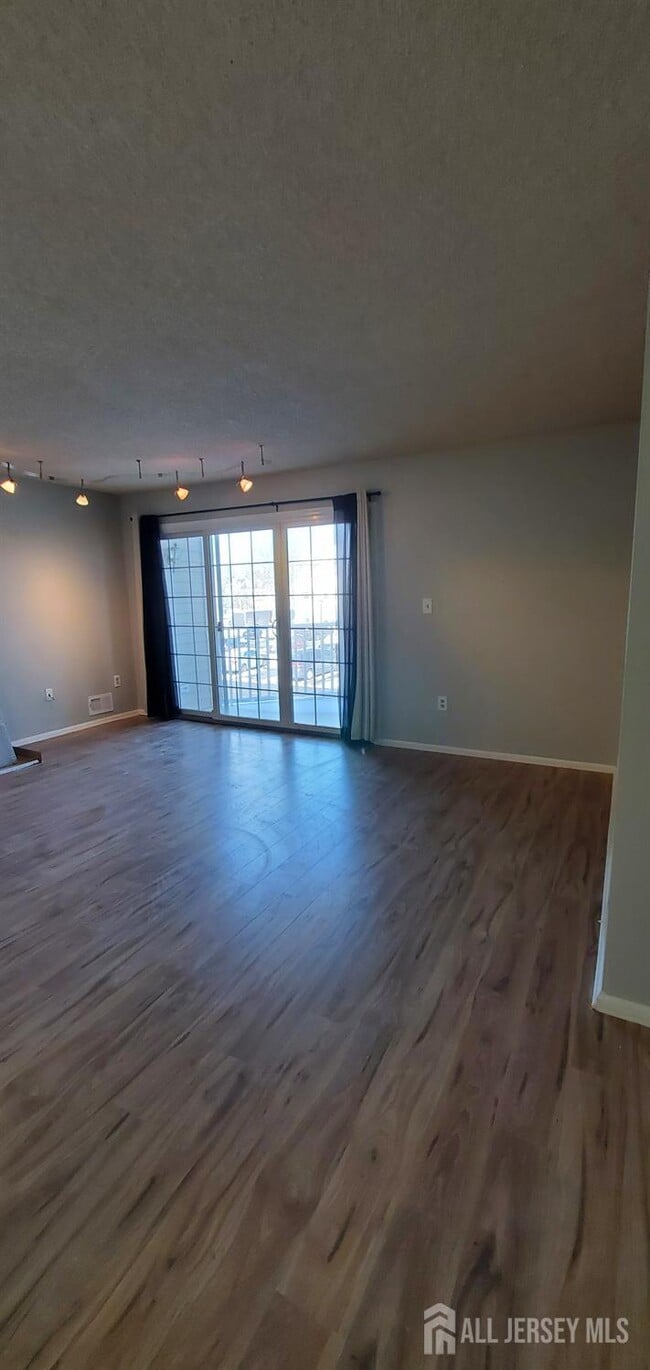 Building Photo - 261 Kempsey Dr