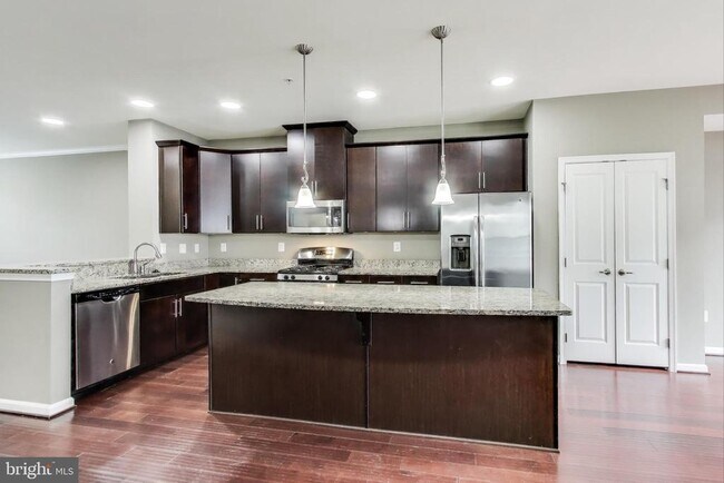Building Photo - 13404 Waterford Hills Boulevard