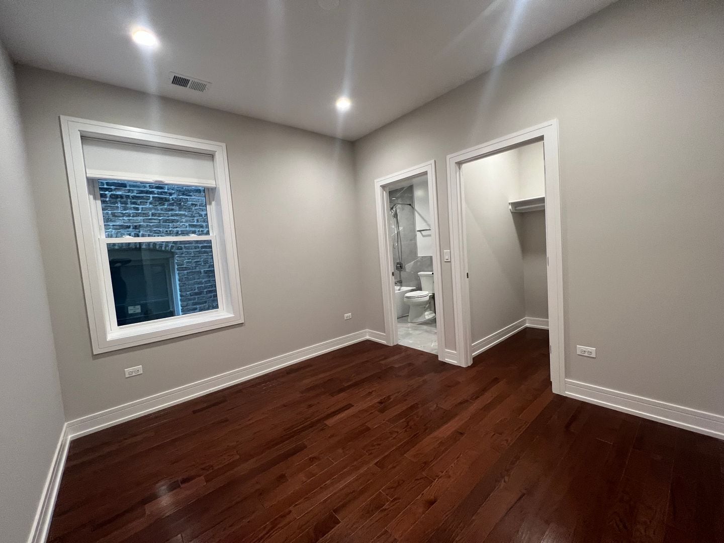 Building Photo - 4636 N Malden St