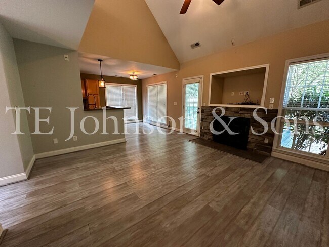 Building Photo - 1142 Folkstone Ridge Ln