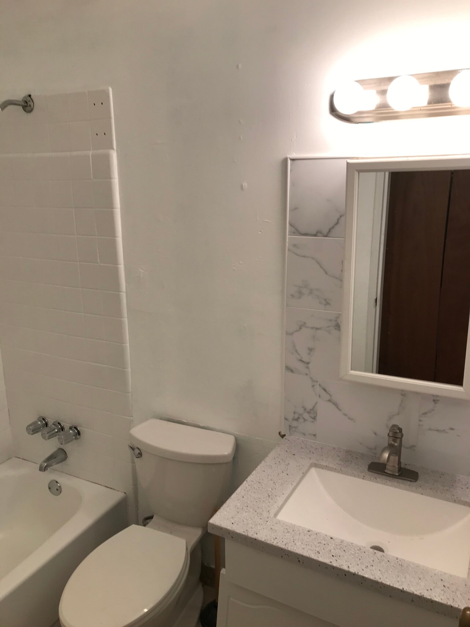 BATH - 226 Catharine St