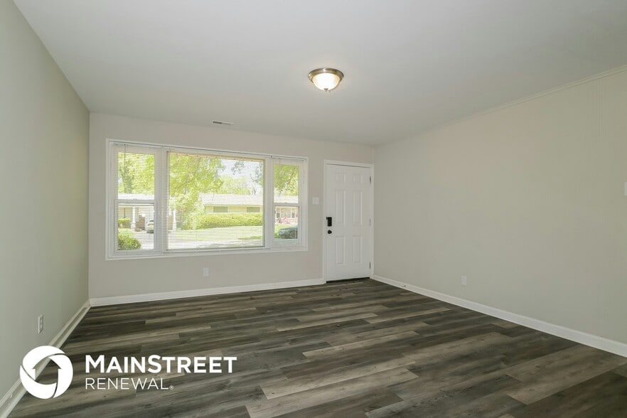 Building Photo - 9930 Duke Dr