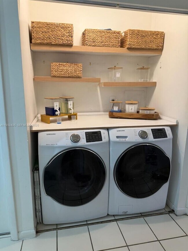 Building Photo - 9829 SW 221st St Rd