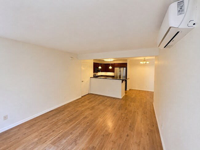 Building Photo - 5252 Balboa Arms Dr