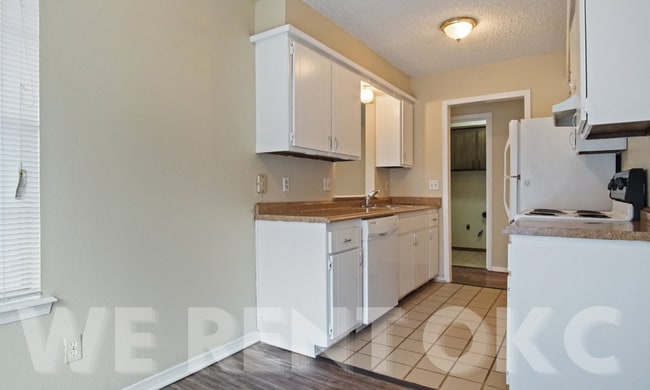 Building Photo - 6415 N Peniel Ave