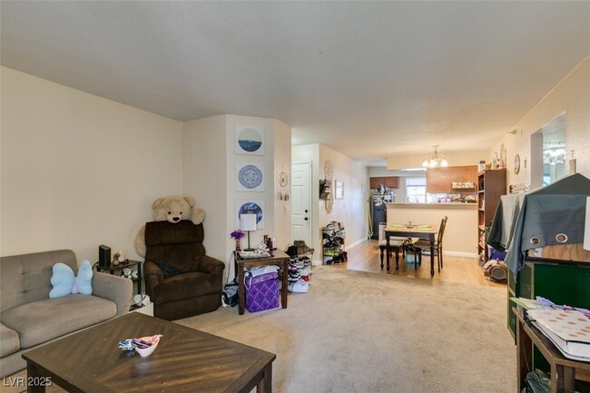 Building Photo - 2750 Durango Dr
