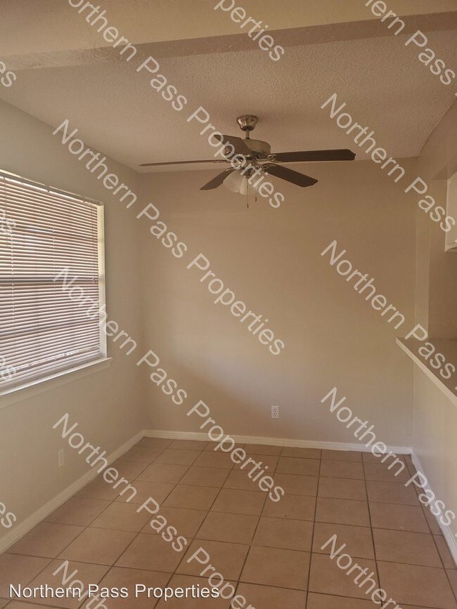 Building Photo - 200 Shadow Mountain Dr