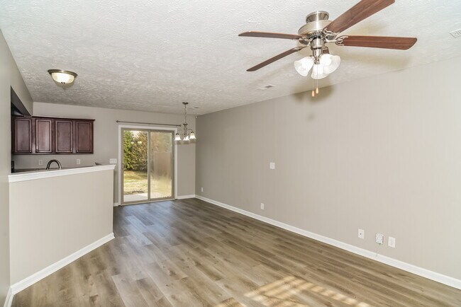 Building Photo - 1913 Warmingfield Dr