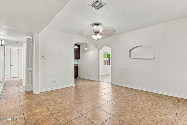 Building Photo - 6340 Modesta St