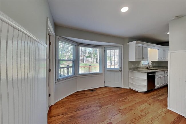 Building Photo - 210 Weatherstone Pkwy