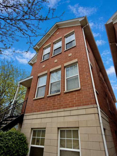 Building Photo - 635 W Elm St