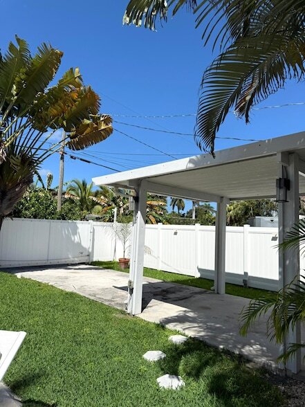 Building Photo - 1527 Mayo St