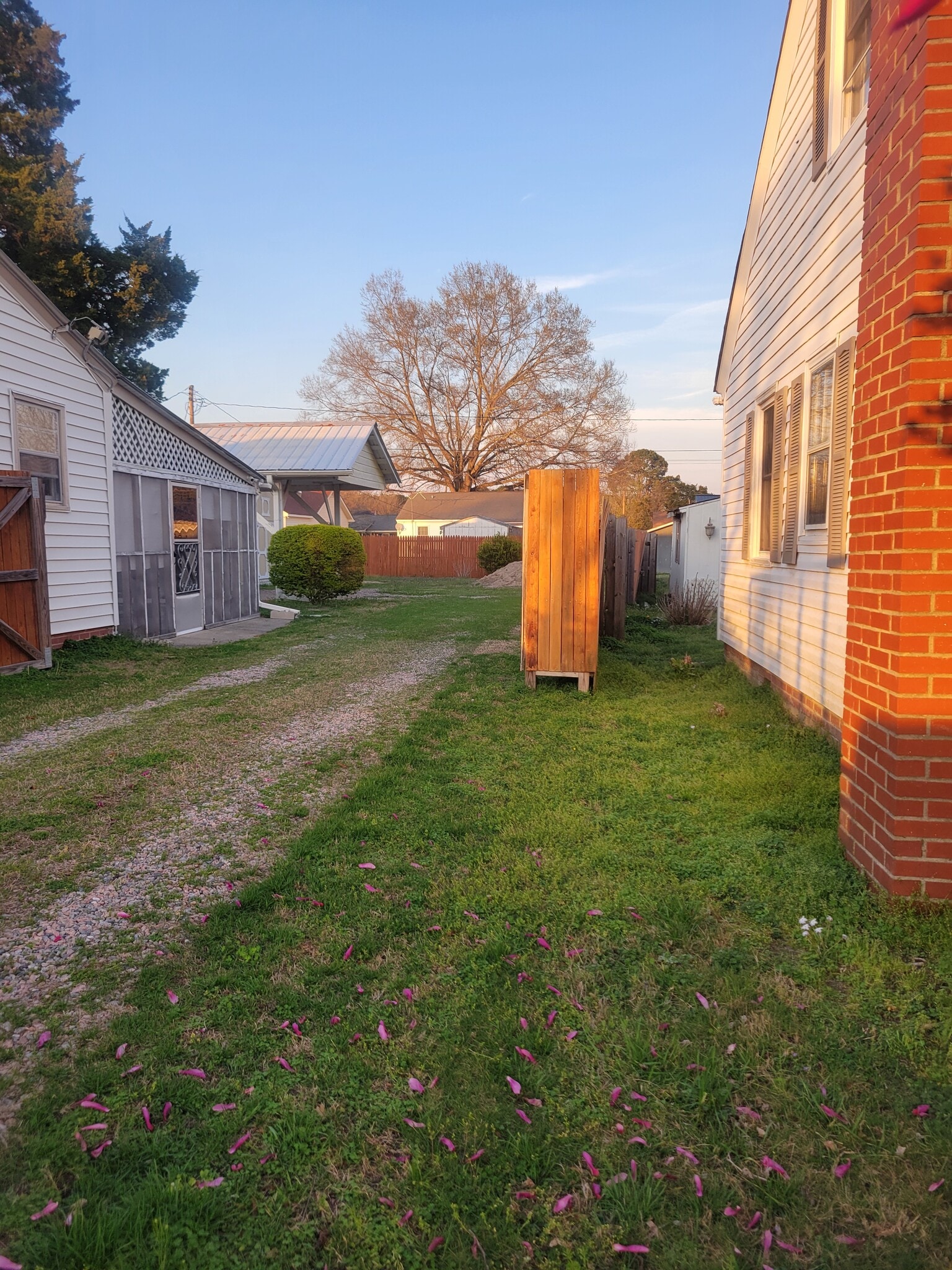 Building Photo - 206 N McCaskey Rd