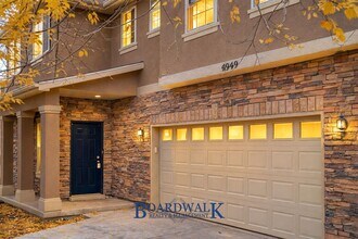 Building Photo - Quiet Riverton 3 Bed Home – Garage & Yard