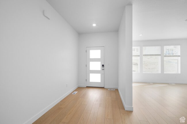 Building Photo - 2284 Wildwood Ln