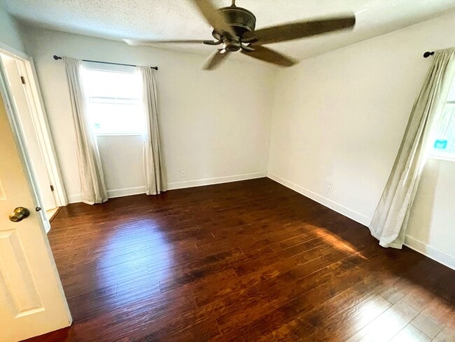 master bed - 6604 S Mascotte St