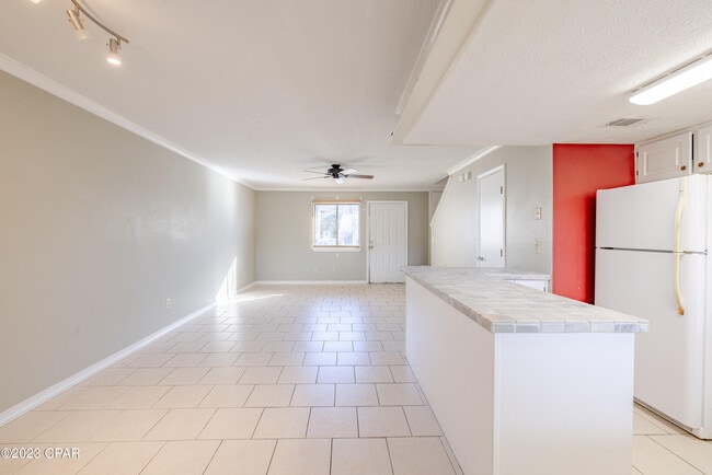 Building Photo - 191 White Sandy Dr