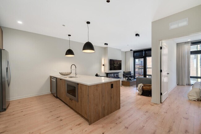 Building Photo - 1257 N Ashland Ave