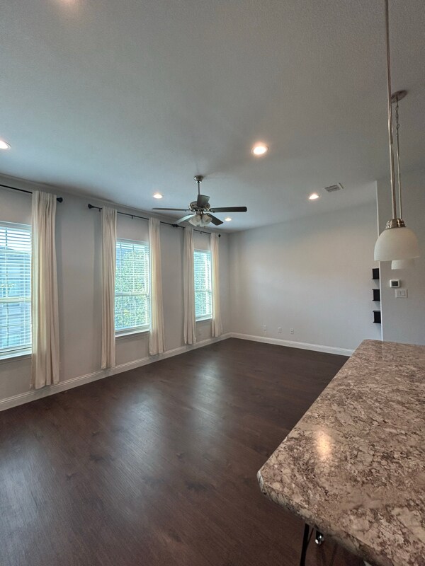 Building Photo - 1937 Bel Air Dr