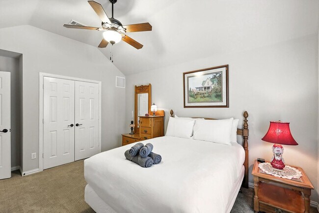 Building Photo - 2303 Chapelwood Dr