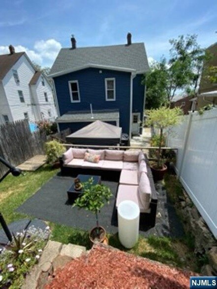 Building Photo - 454 Undercliff Ave