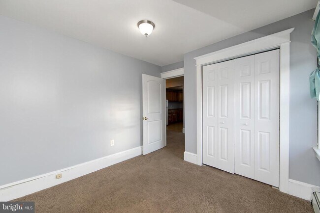 Building Photo - 11 Church St