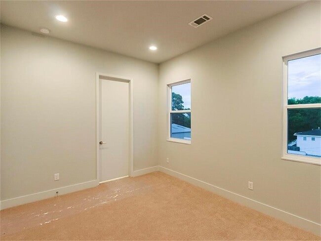 Building Photo - 864 Wakefield Dr