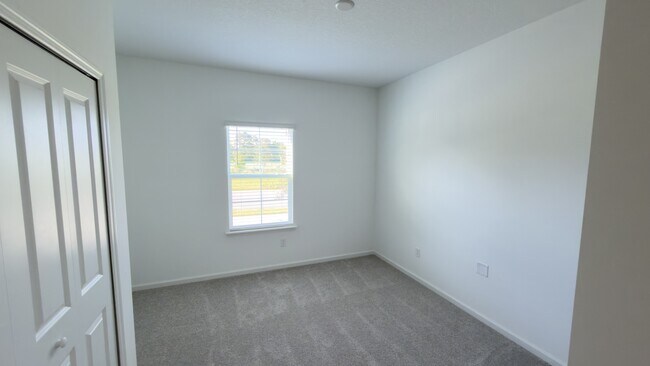 Building Photo - 9230 Country House Dr