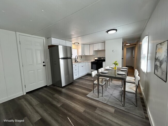 Building Photo - 500 S Main St