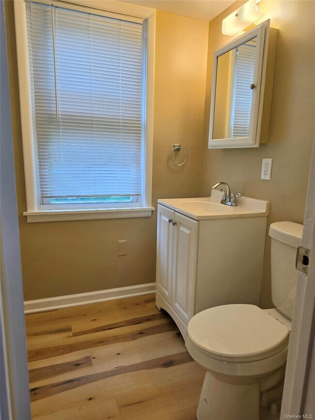 Building Photo - 559 NY-32