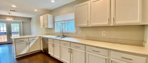 Building Photo - 1801 Apache Trail