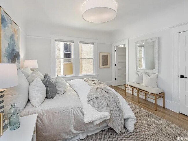 Building Photo - 271 Hermann St