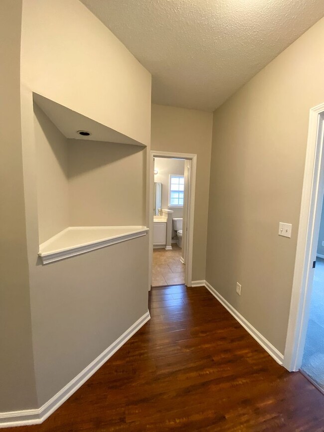Building Photo - 5 Bedrooms with Bonus, 4 Bath Near Riverda...