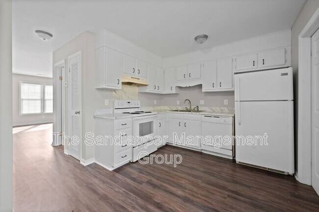 Building Photo - 28 Crosscreek Dr