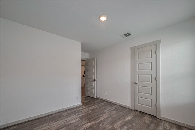 Building Photo - 14519 Sweetwater Dr