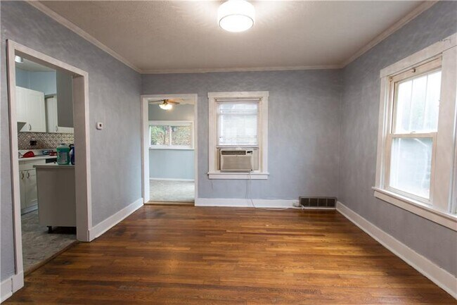 Building Photo - 2711 Strachan Ave