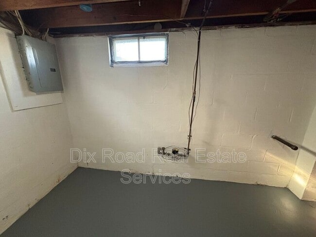 Building Photo - 645 Swigart Dr