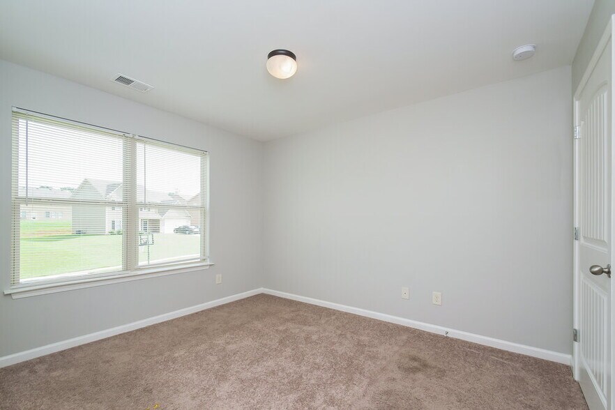 Building Photo - 73 Hamil Ct NW