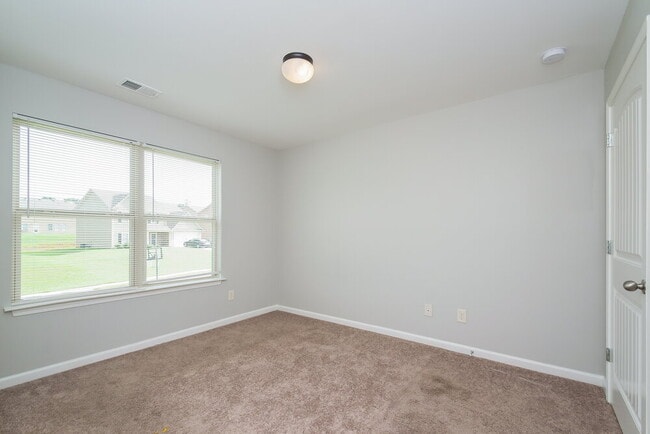 Building Photo - 73 Hamil Ct NW