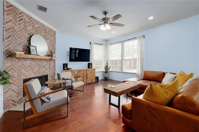 Building Photo - 1705 Azalea Dr