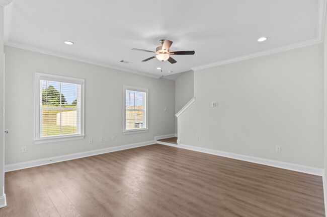 Building Photo - 214 Clifton Dr