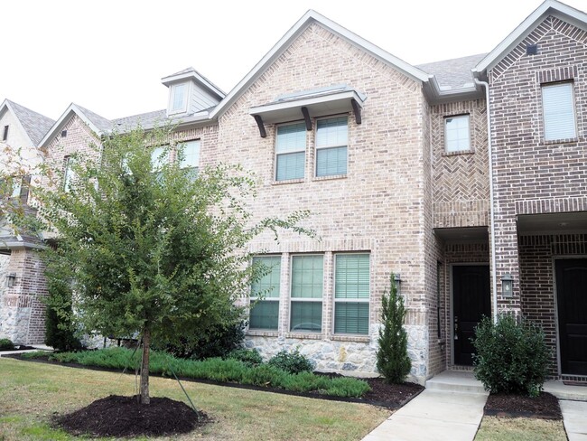 Primary Photo - 3 Bed 2.5 Bath Townhouse in Farmers Branch