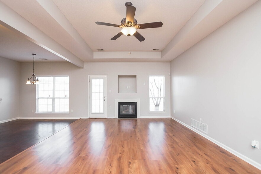 Building Photo - 8426 Linda Shore Cove