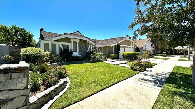 Building Photo - 5514 E Crater Lake Ave