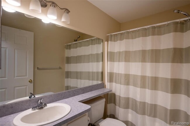 Building Photo - 41063 Millbrook Dr