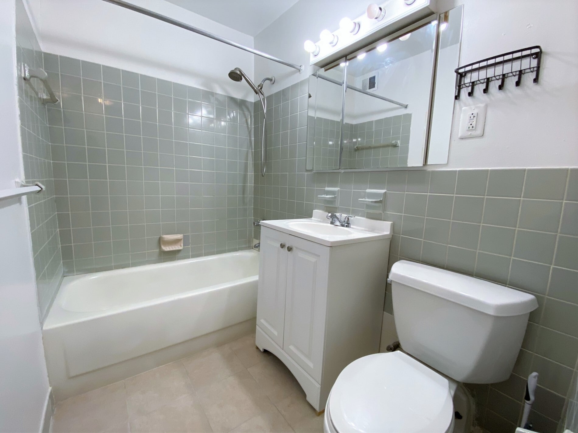 Building Photo - 135 Montgomery St