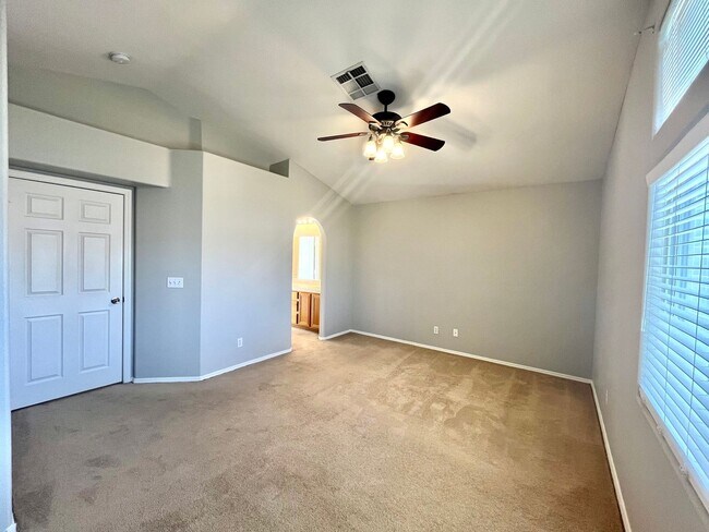 Building Photo - **$800 OFF MOVE IN BY 12/26/25**Spacious 3 Bedroom, 2.5 Bath Home with No HOA and Modern Finishes