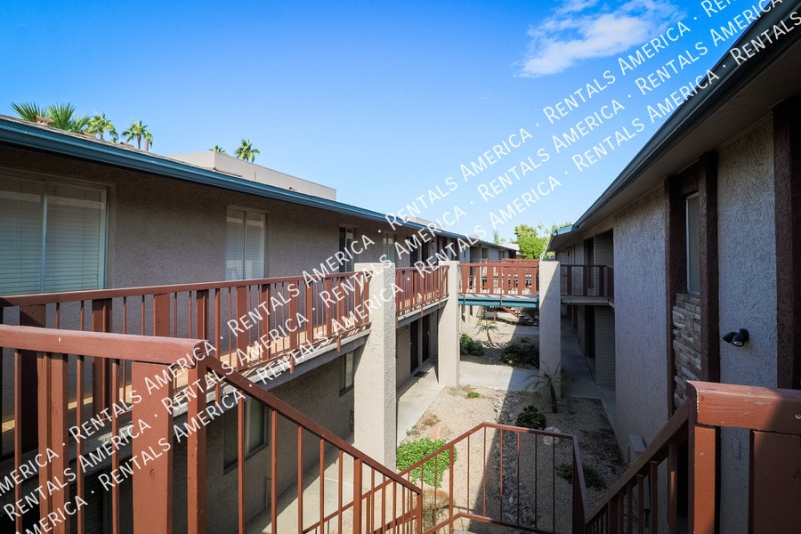 Building Photo - 4354 N 82nd St