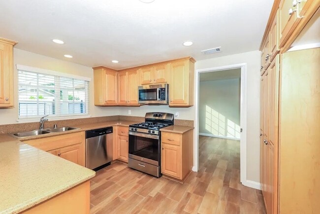 Building Photo - 11419 Rancho La Brea Dr